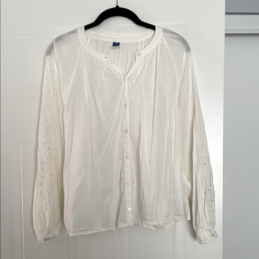 NWOT OLD NAVY Women's White Button-Up Embroidered Blouse